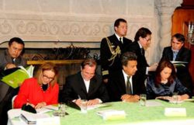 Ecuador Signs Historic Yasuni-ITT Trust Fund Agreement with UNDP to Keep Oil Found in a Unique Biosphere Reserve Underground Indefinitely Ecuador Signs Historic Yasuni-ITT Trust Fund Agreement with UNDP to Keep Oil Found in a Unique Biosphere Reserve Underground Indefinitely
